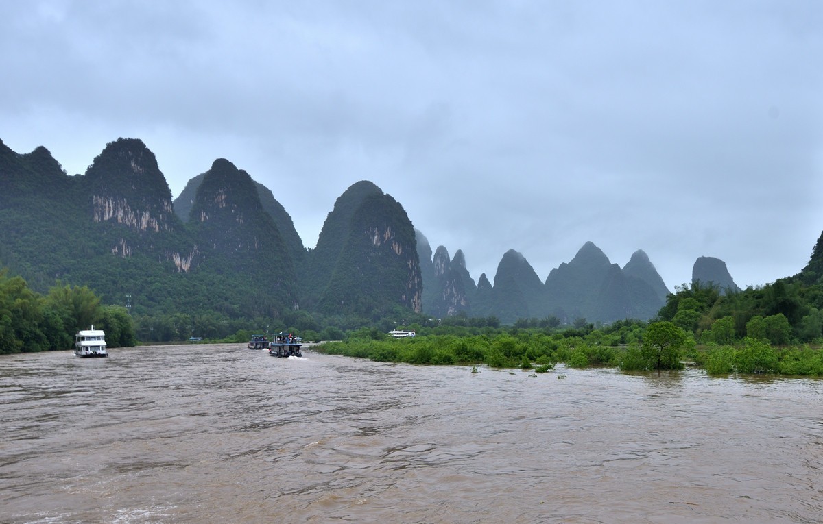 阴雨天的漓江山水8