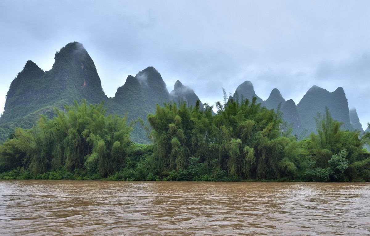 阴雨天的漓江山水8