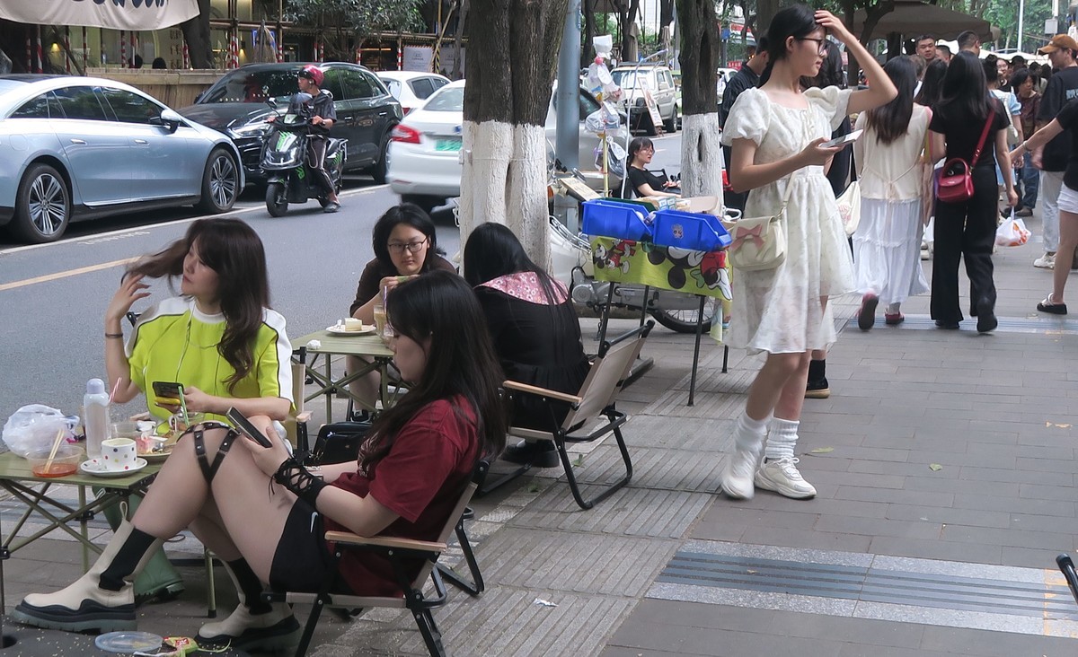 昨天六一儿童节，过节的儿童没遇到，周休闲的年轻人满目皆是