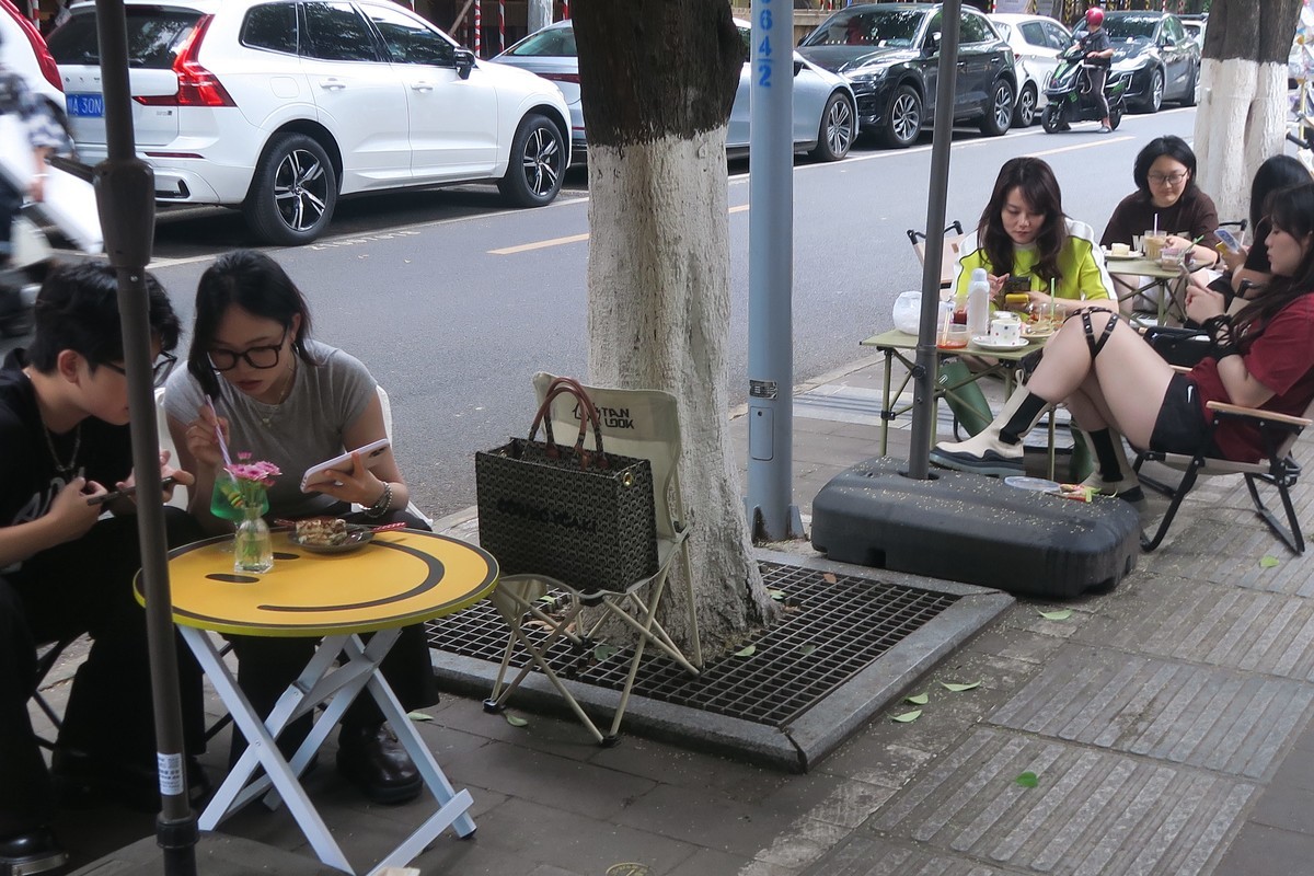 昨天六一儿童节，过节的儿童没遇到，周休闲的年轻人满目皆是