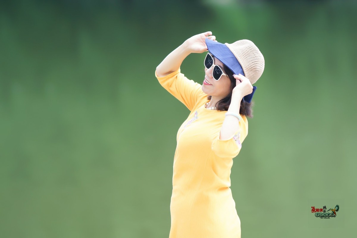 【湖中美女】---安吉尔