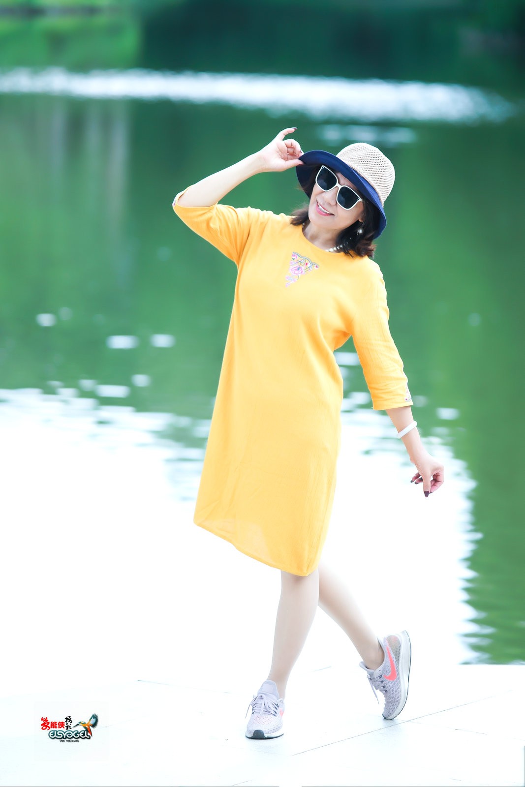 【湖中美女】---安吉尔