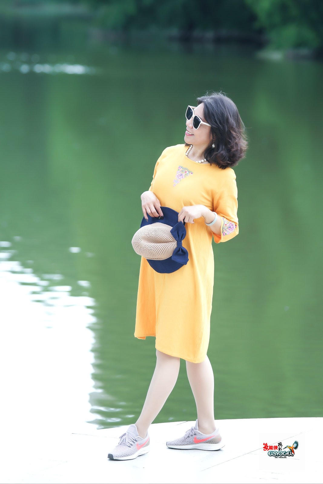 【湖中美女】---安吉尔