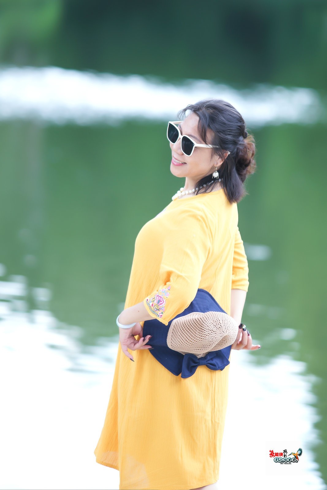 【湖中美女】---安吉尔