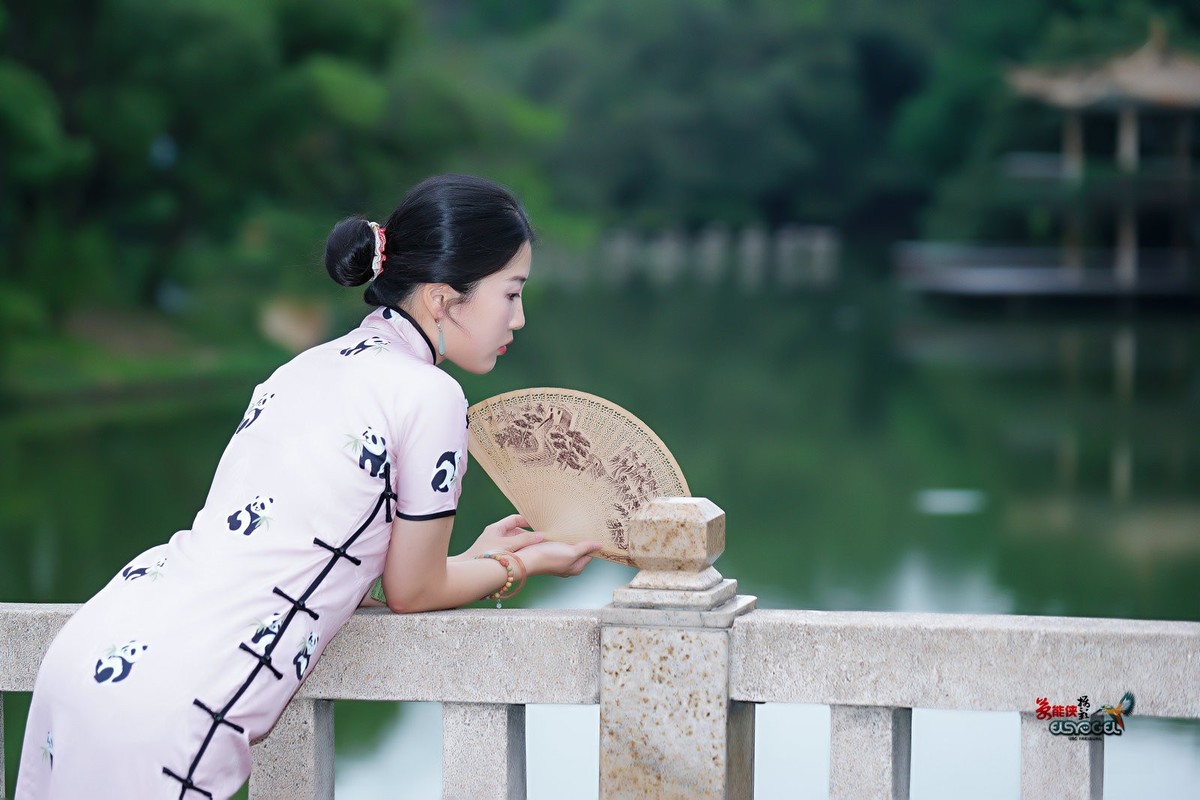 【夏日旗袍少女】---似海