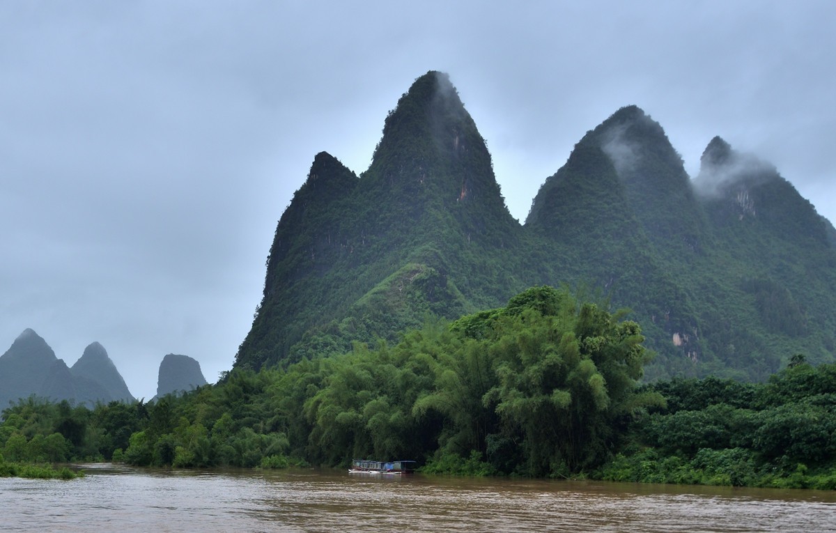 阴雨天的漓江山水8