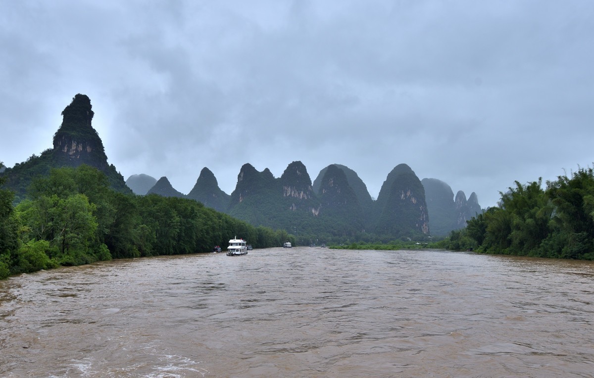 阴雨天的漓江山水8