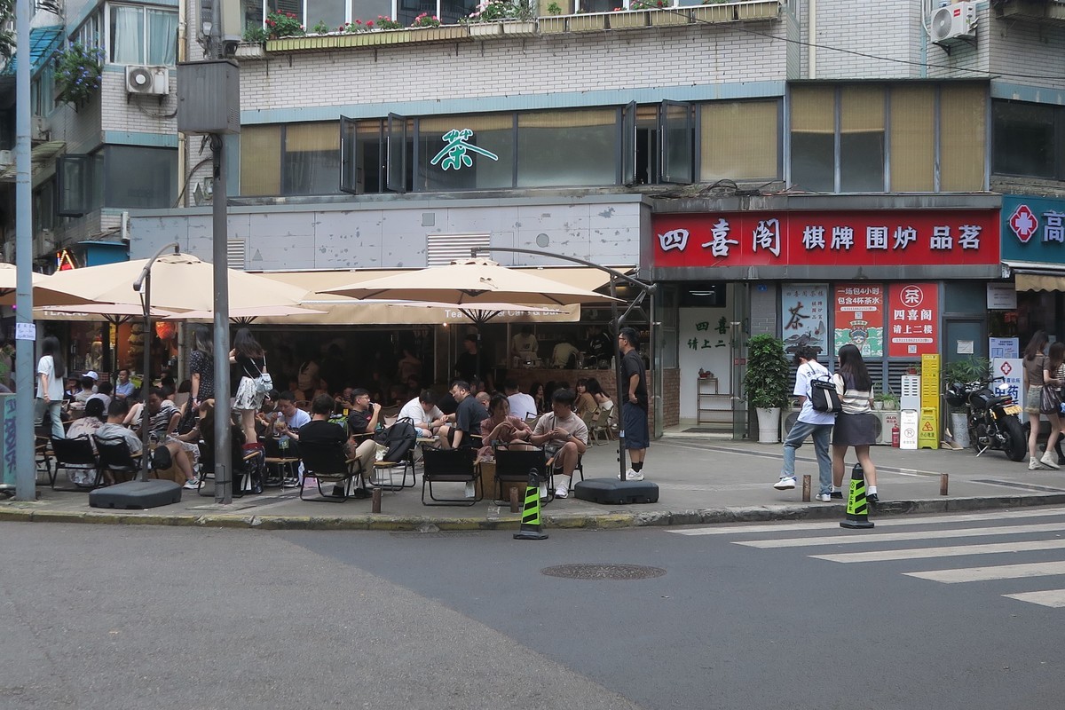 昨天六一儿童节，过节的儿童没遇到，周休闲的年轻人满目皆是