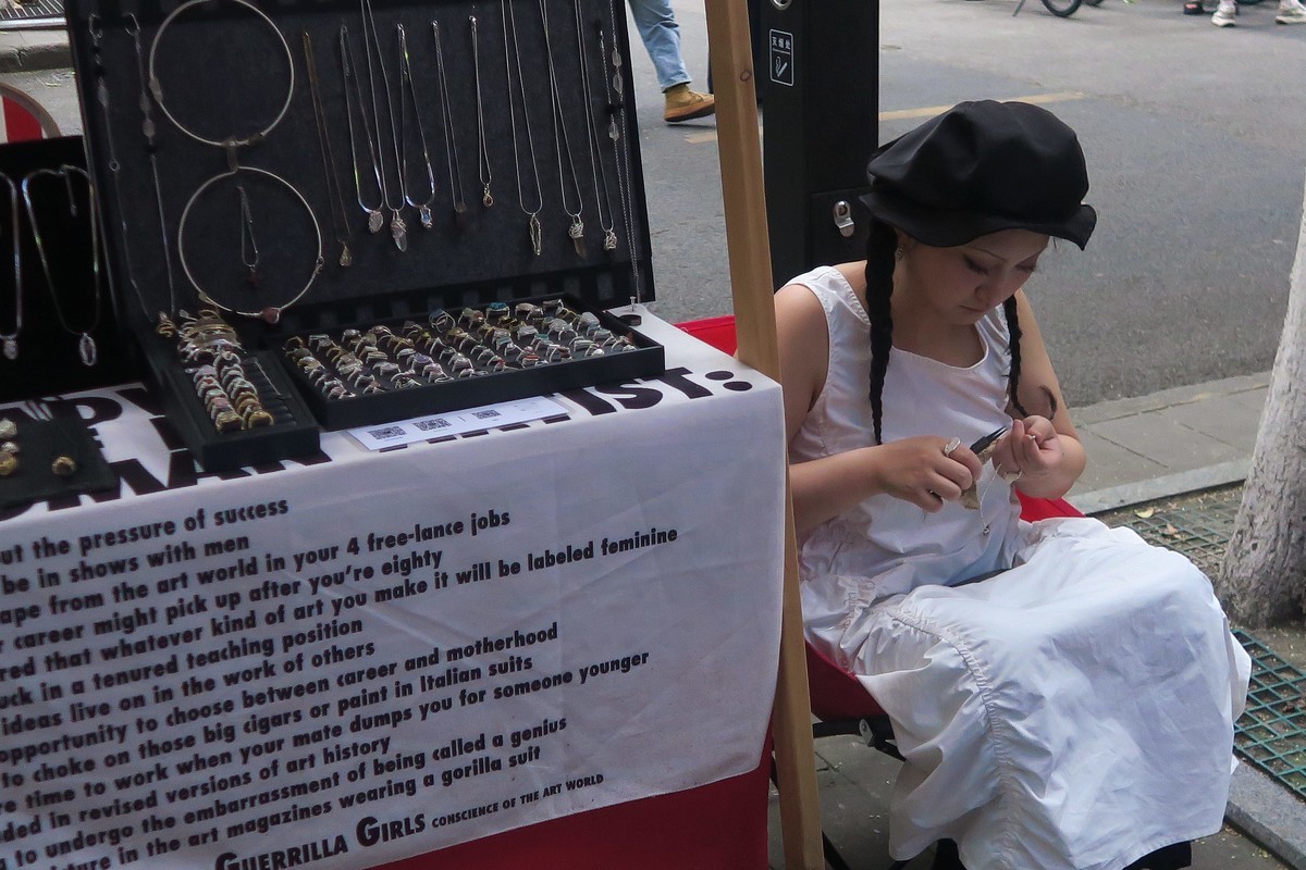 昨天六一儿童节，过节的儿童没遇到，周休闲的年轻人满目皆是