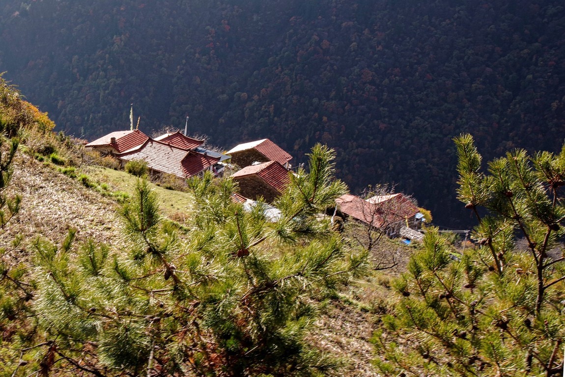 金秋川西行摄【14】云中藏寨