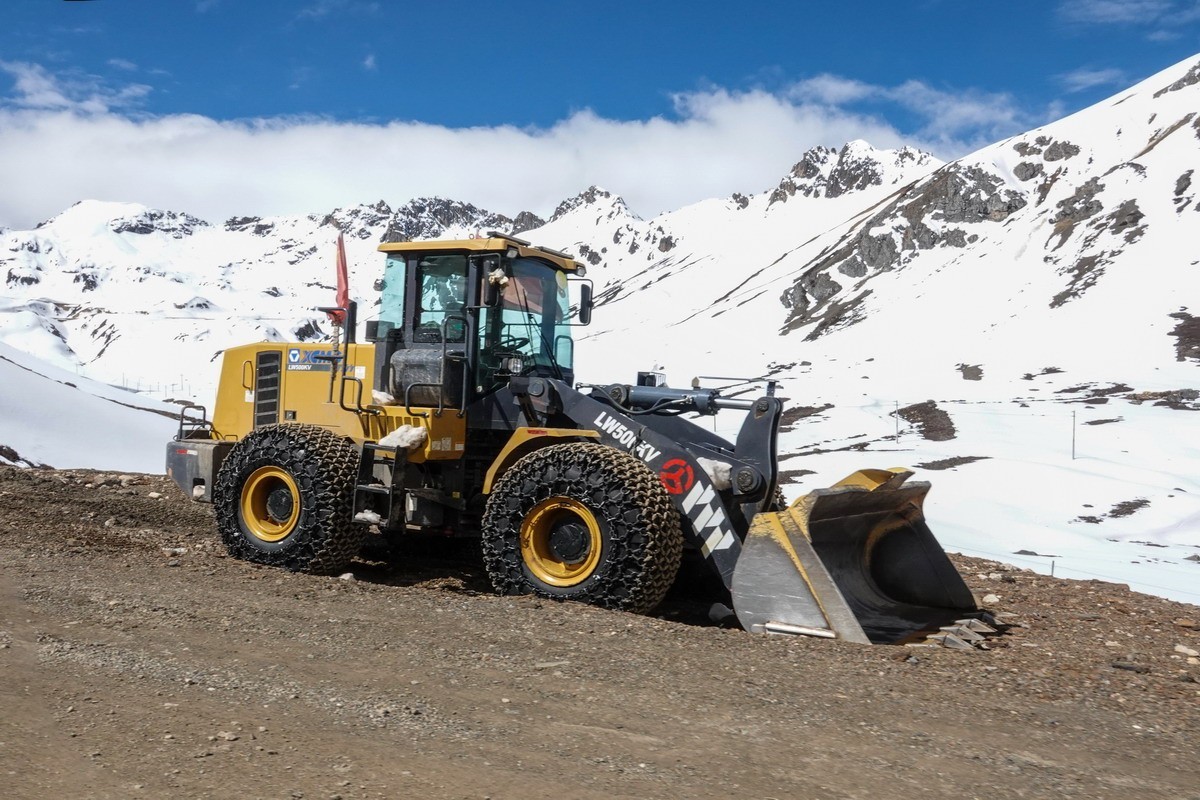 西行散记——察隅到察瓦龙间的雪山之一益秀拉山垭口