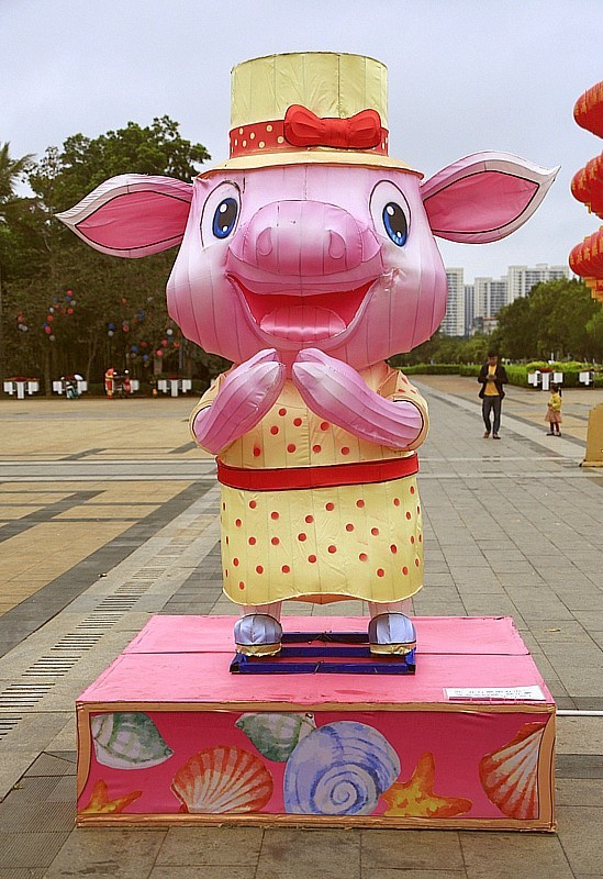 【不老松：海南游摄纪实】 文澜文化公园！发 组十二属相灯！(白天)