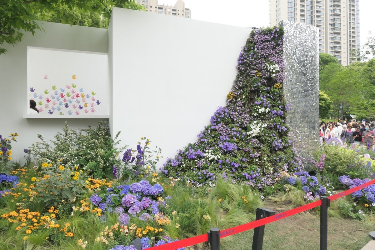 【太平湖畔】——摄于上海新天地