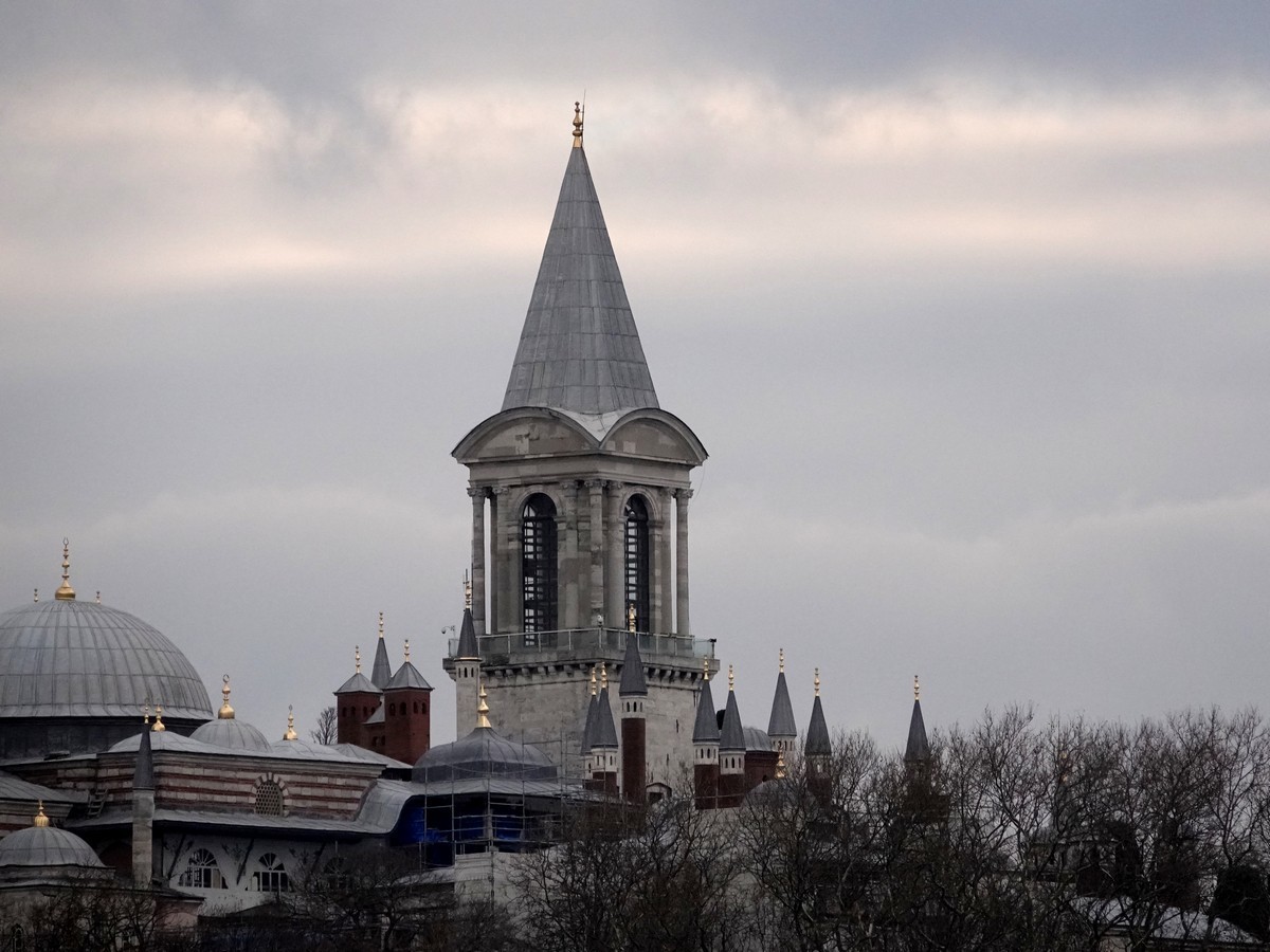坐船欣赏博斯普鲁斯海峡两岸风光（伊斯坦布尔）
