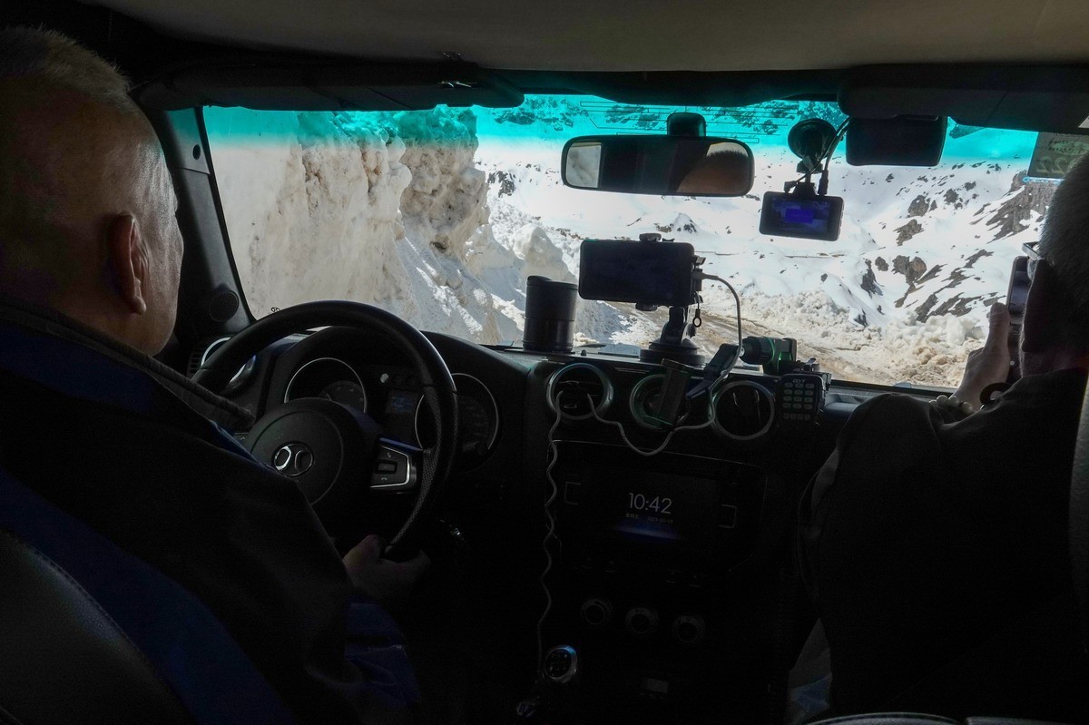 西行散记——察隅到察瓦龙间的雪山之一益秀拉山垭口