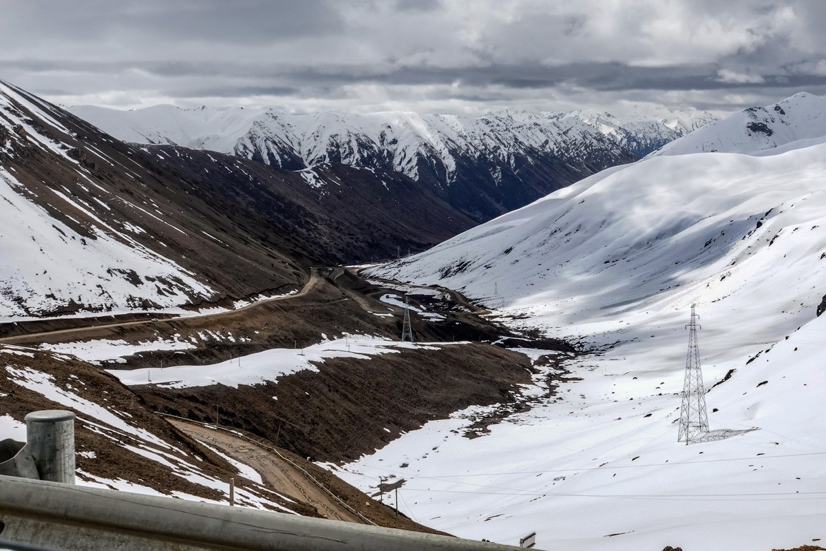 西行散记——察隅到察瓦龙间的雪山之一益秀拉山垭口