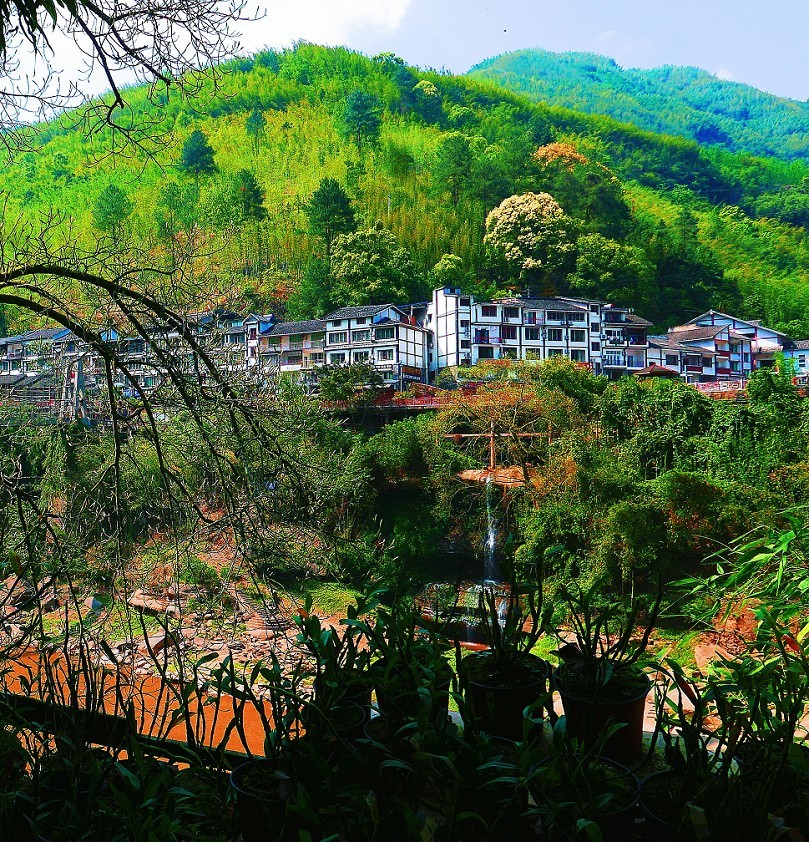 讨论贴《如何扫街抓拍美女》之一，响应夸父版主振兴活跃星空(中国)的号召活跃需要热闹！