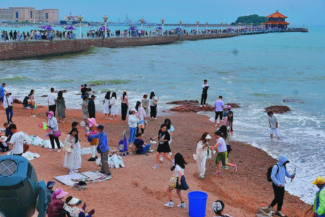 讨论贴《如何扫街抓拍美女》之一，响应夸父版主振兴活跃星空(中国)的号召活跃需要热闹！