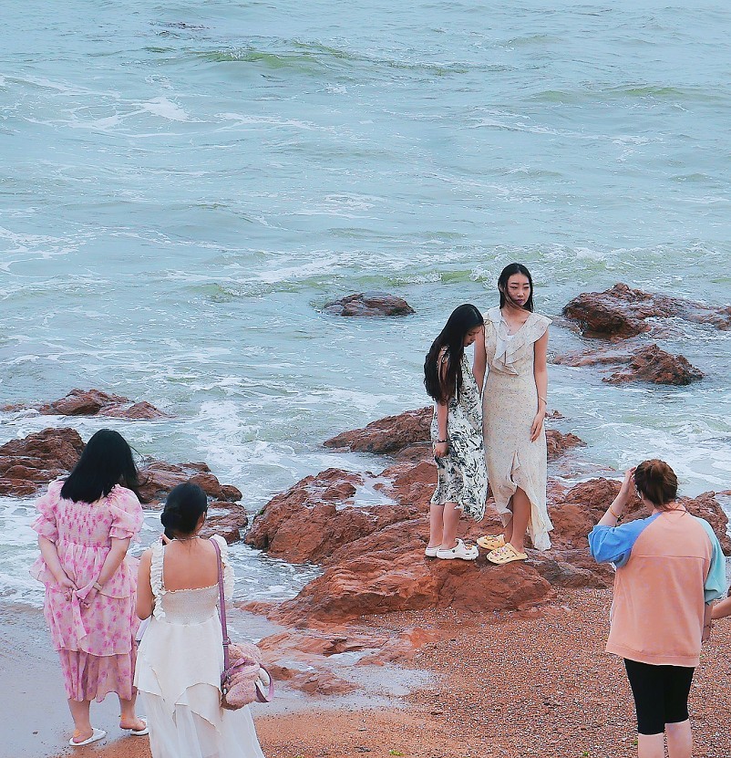 讨论贴《如何扫街抓拍美女》之一，响应夸父版主振兴活跃星空(中国)的号召活跃需要热闹！