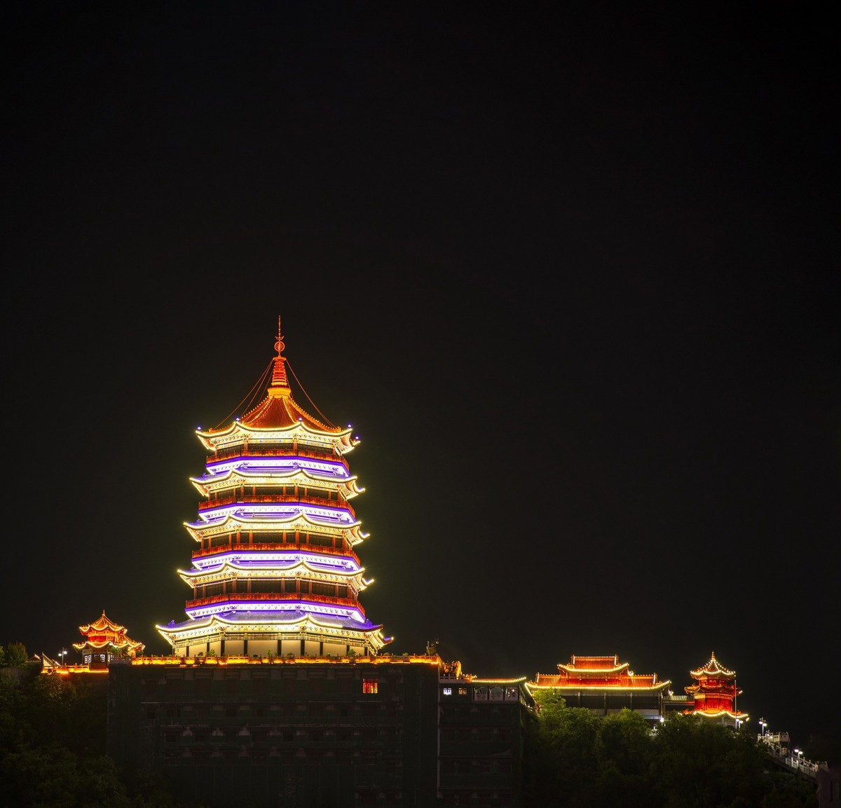 贵阳东山寺的夜晚