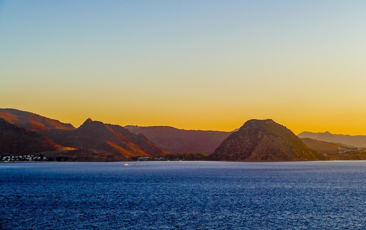 船行爱琴海（希腊）