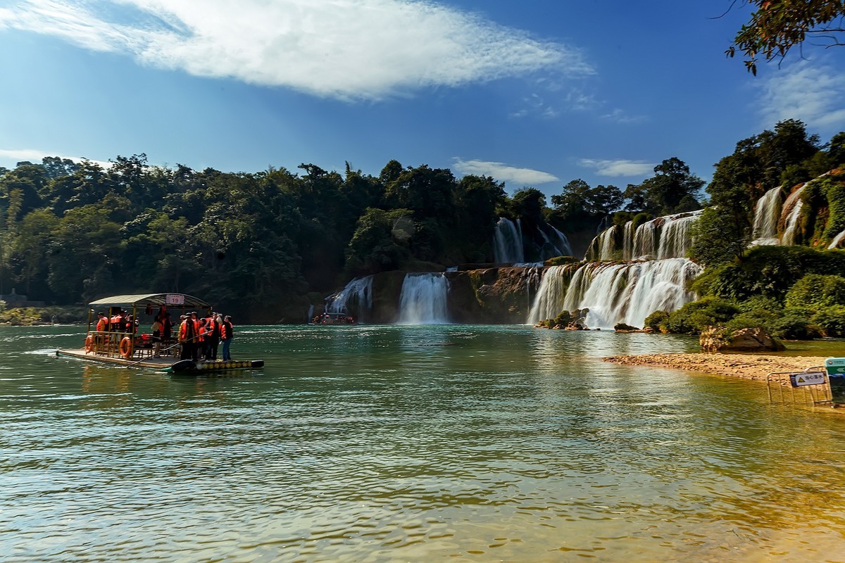 壁纸 风景 旅游 瀑布 山水 桌面 1200_800