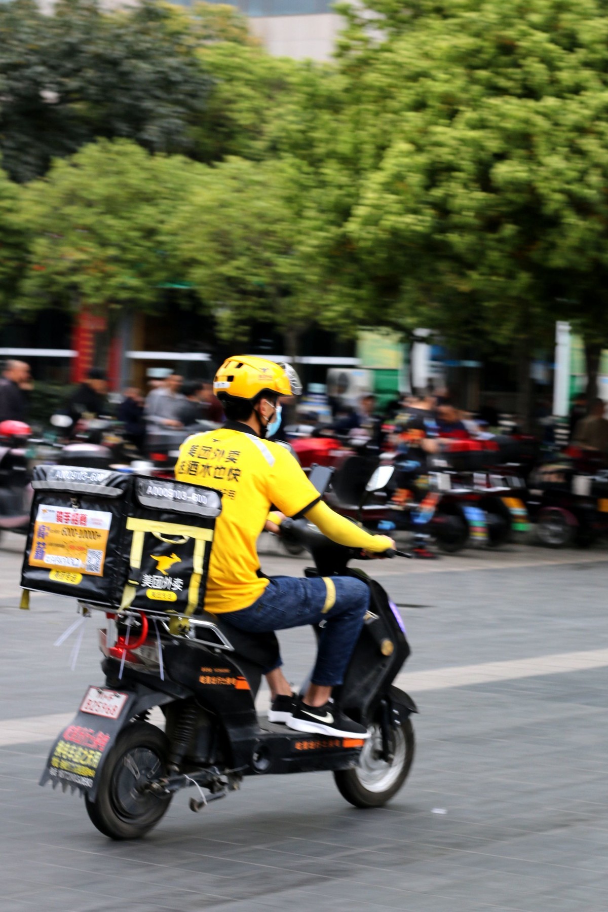 铁牛广场市民生活-竖拍图之五