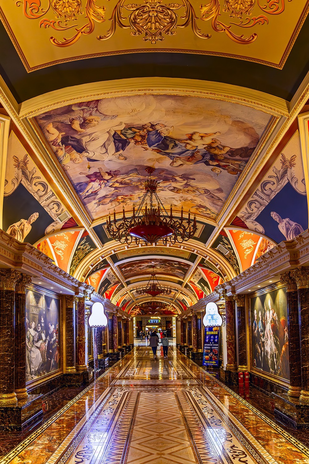 旅游记录 ：内蒙古 · 呼伦贝尔 · 满洲里 · 夜色满洲里