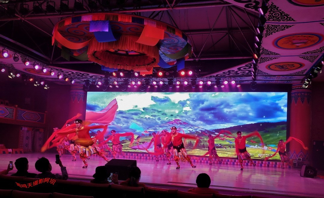 2022年5月爱情海、       周鸣天