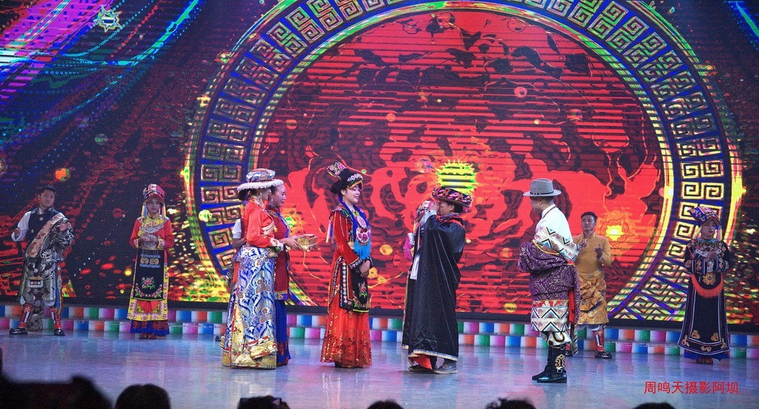 2022年5月爱情海、       周鸣天