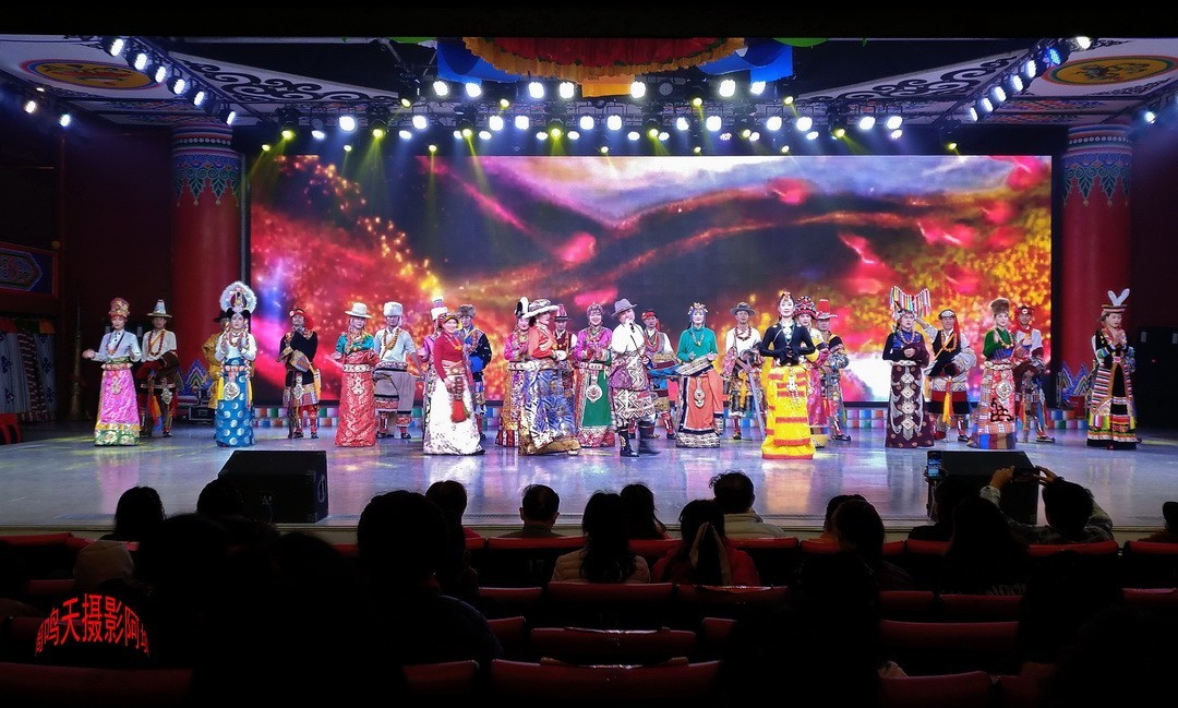 2022年5月爱情海、       周鸣天