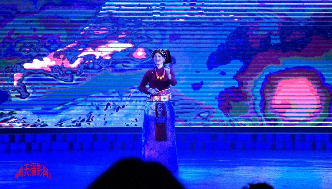 2022年5月爱情海、       周鸣天