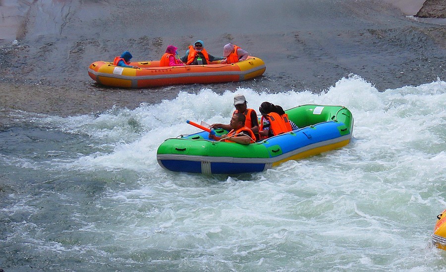 035【不老松：东戴河游纪】永安峡谷漂流！ 漂流下滑被浪花淹没就是为了寻求刺激、