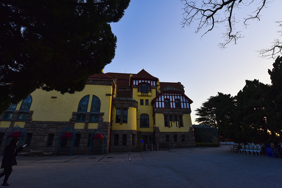 山东行  青岛   总督府 下