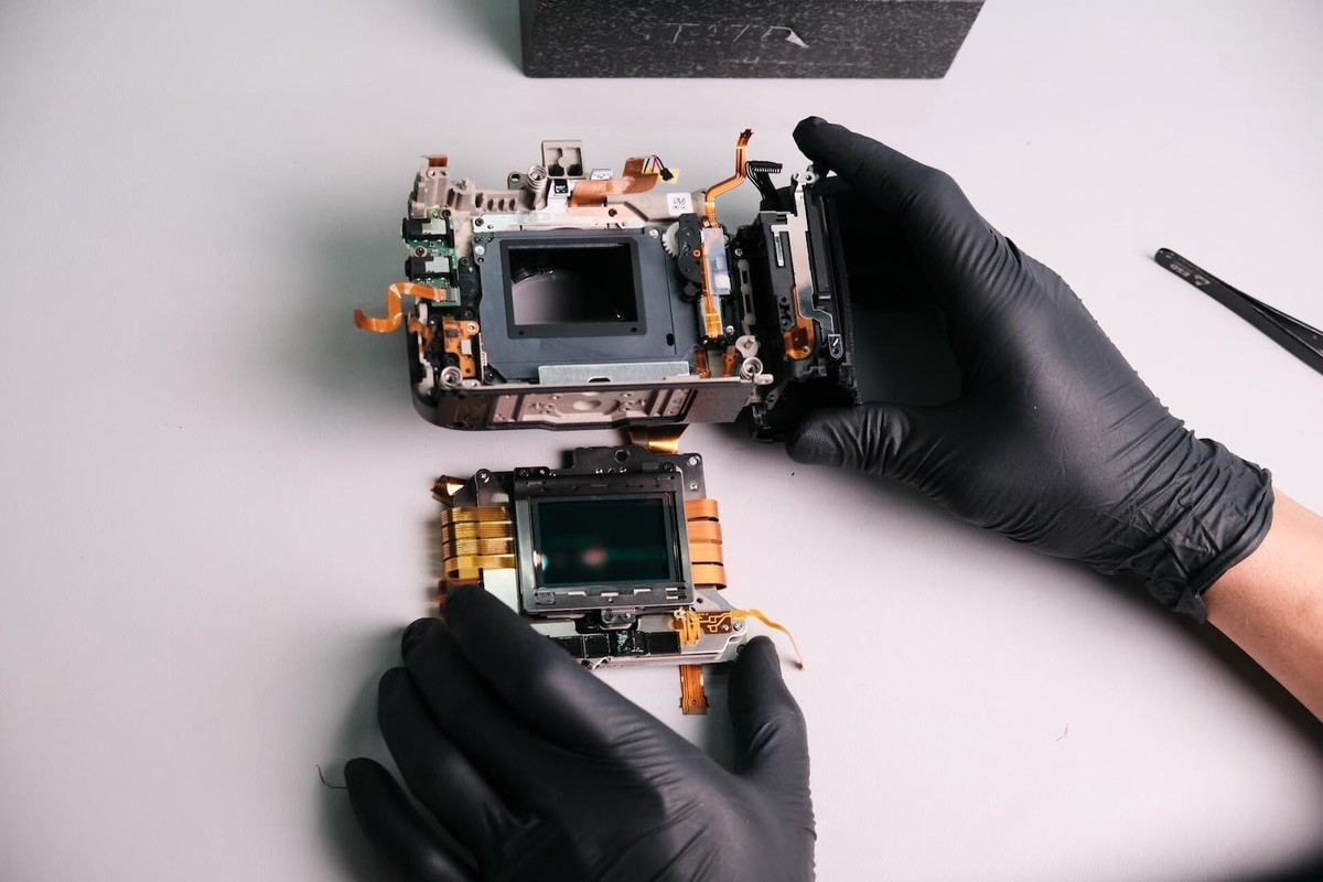 NR给出尼康Z8的拆解图（10张）