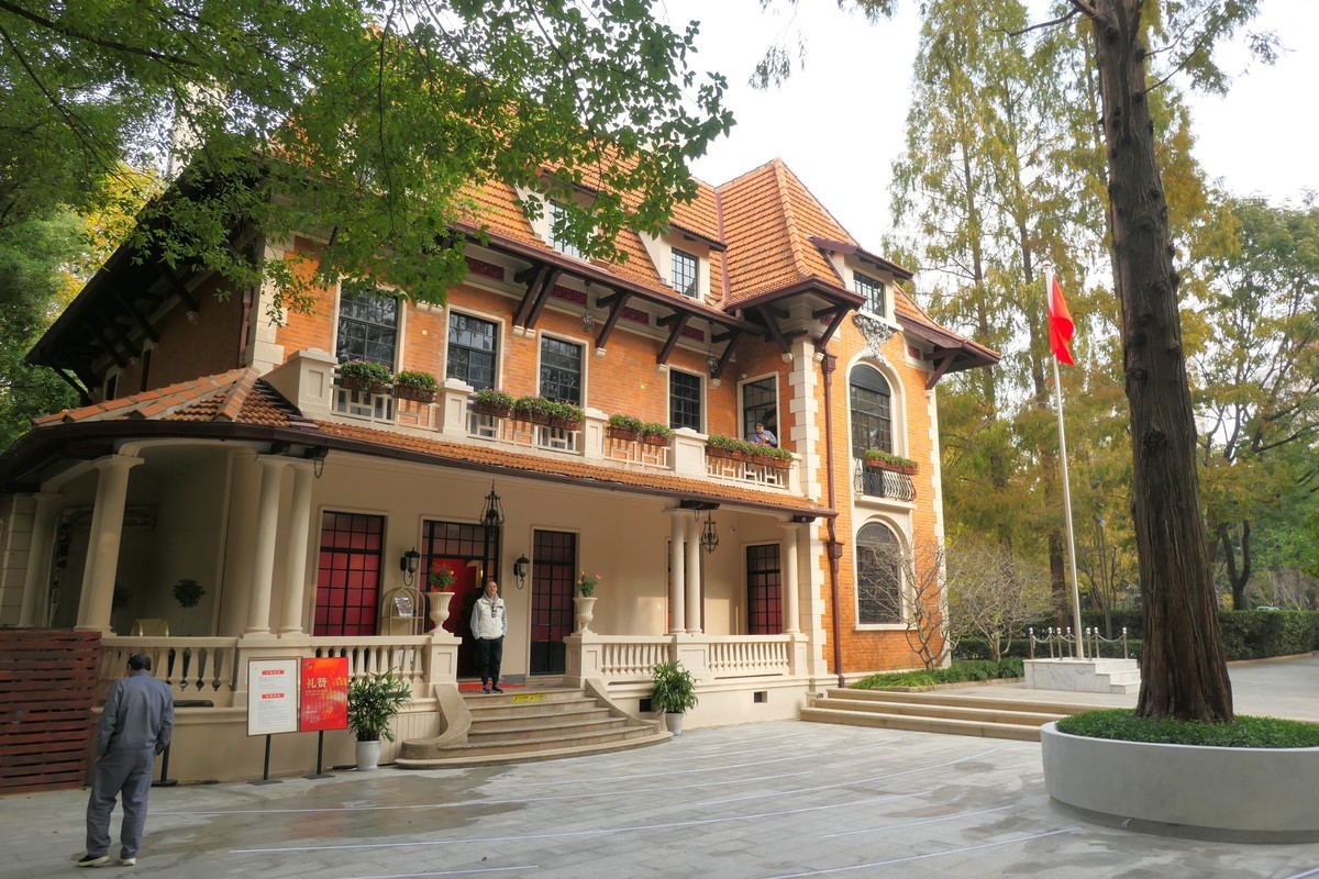 【百代小楼】——摄于上海徐家汇绿地公园