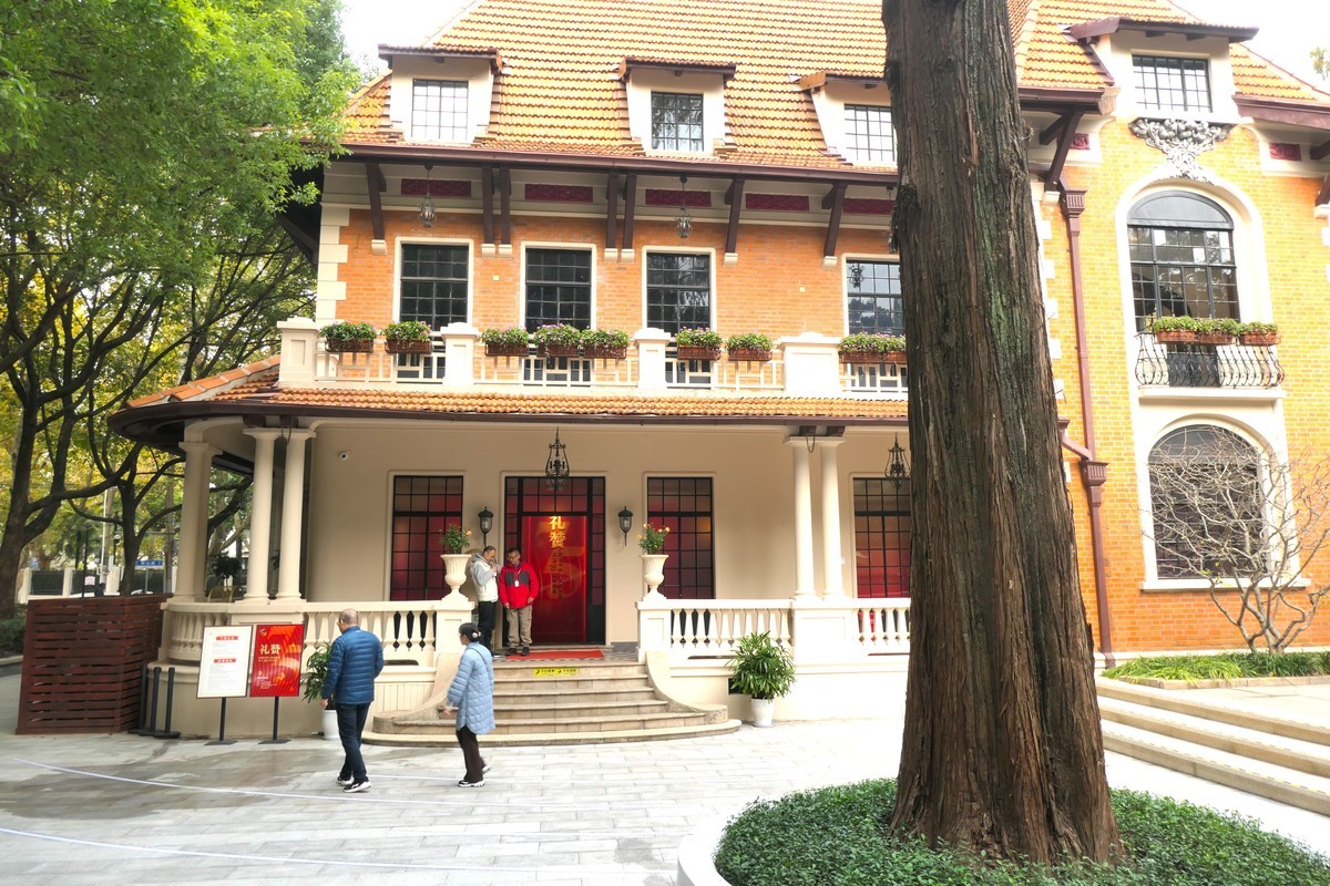 【百代小楼】——摄于上海徐家汇绿地公园