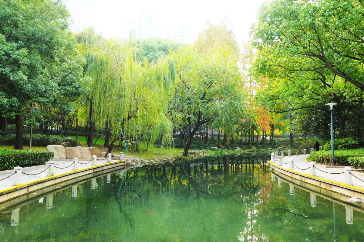 【百代小楼】——摄于上海徐家汇绿地公园