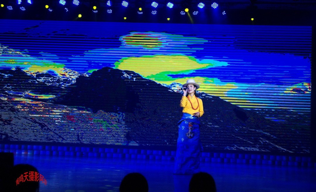 2022年5月爱情海、       周鸣天