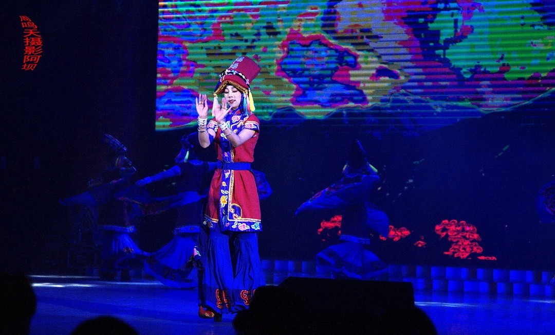 2022年5月爱情海、       周鸣天