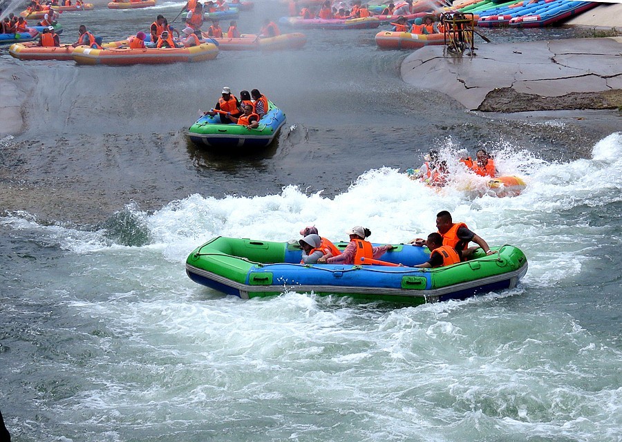 035【不老松：东戴河游纪】永安峡谷漂流！ 漂流下滑被浪花淹没就是为了寻求刺激、