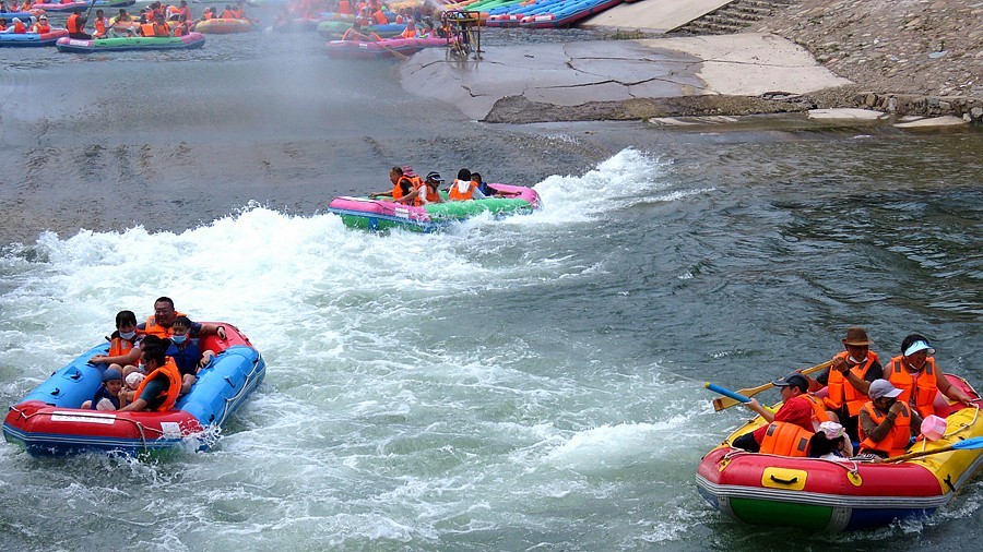 035【不老松：东戴河游纪】永安峡谷漂流！ 漂流下滑被浪花淹没就是为了寻求刺激、