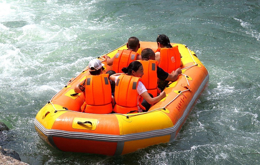 035【不老松：东戴河游纪】永安峡谷漂流！ 漂流下滑被浪花淹没就是为了寻求刺激、