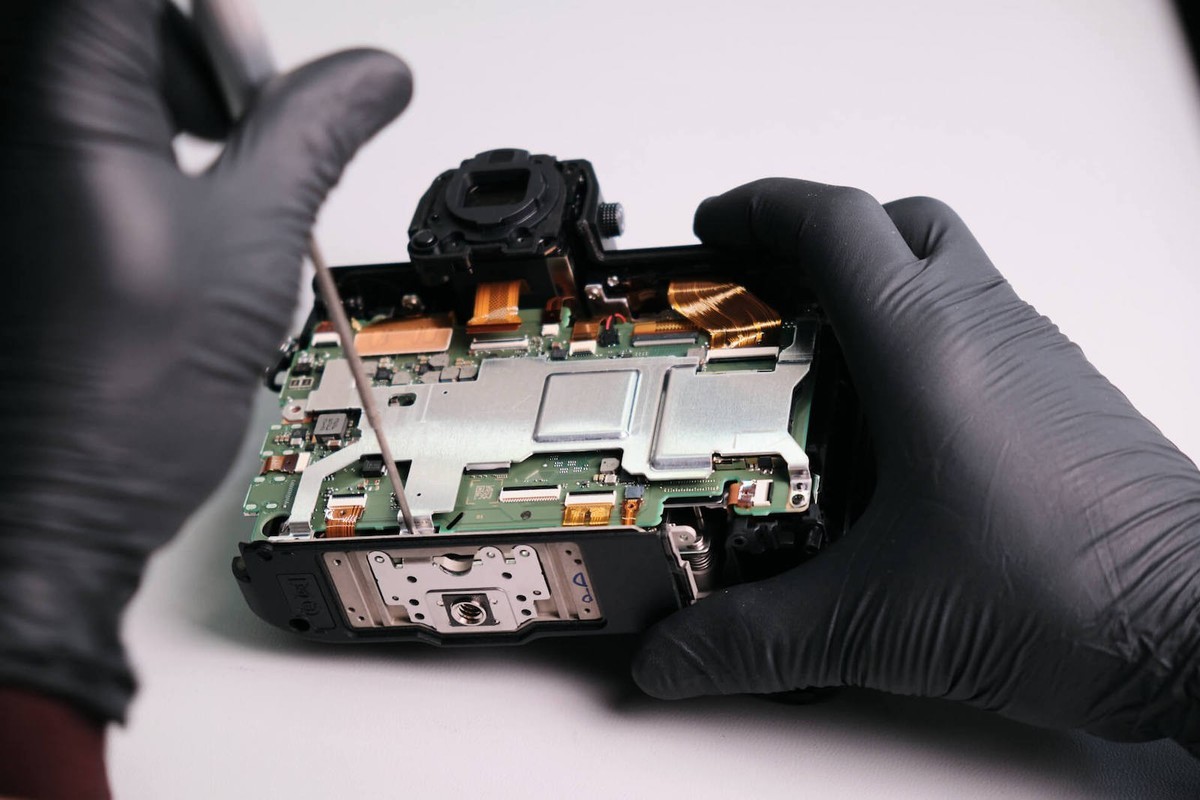 NR给出尼康Z8的拆解图（10张）