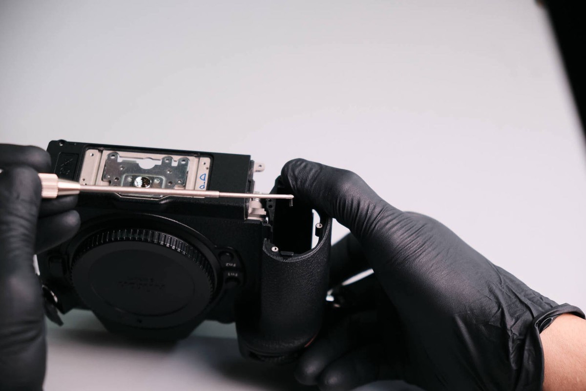 NR给出尼康Z8的拆解图（10张）