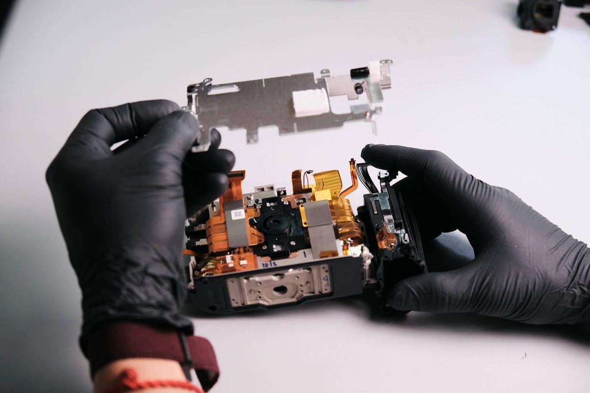 NR给出尼康Z8的拆解图（10张）