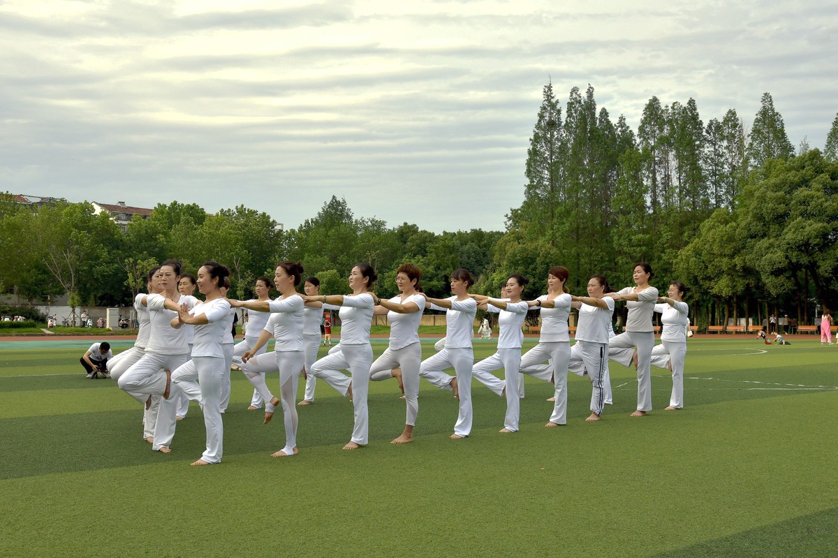 瑜伽功集体操练