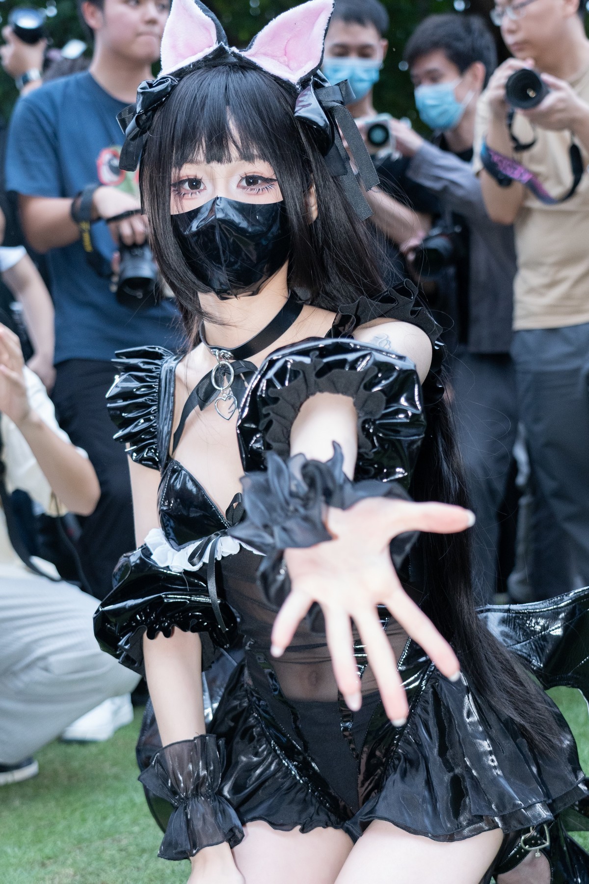 【胶衣裙小恶魔】-开心五一萤火虫