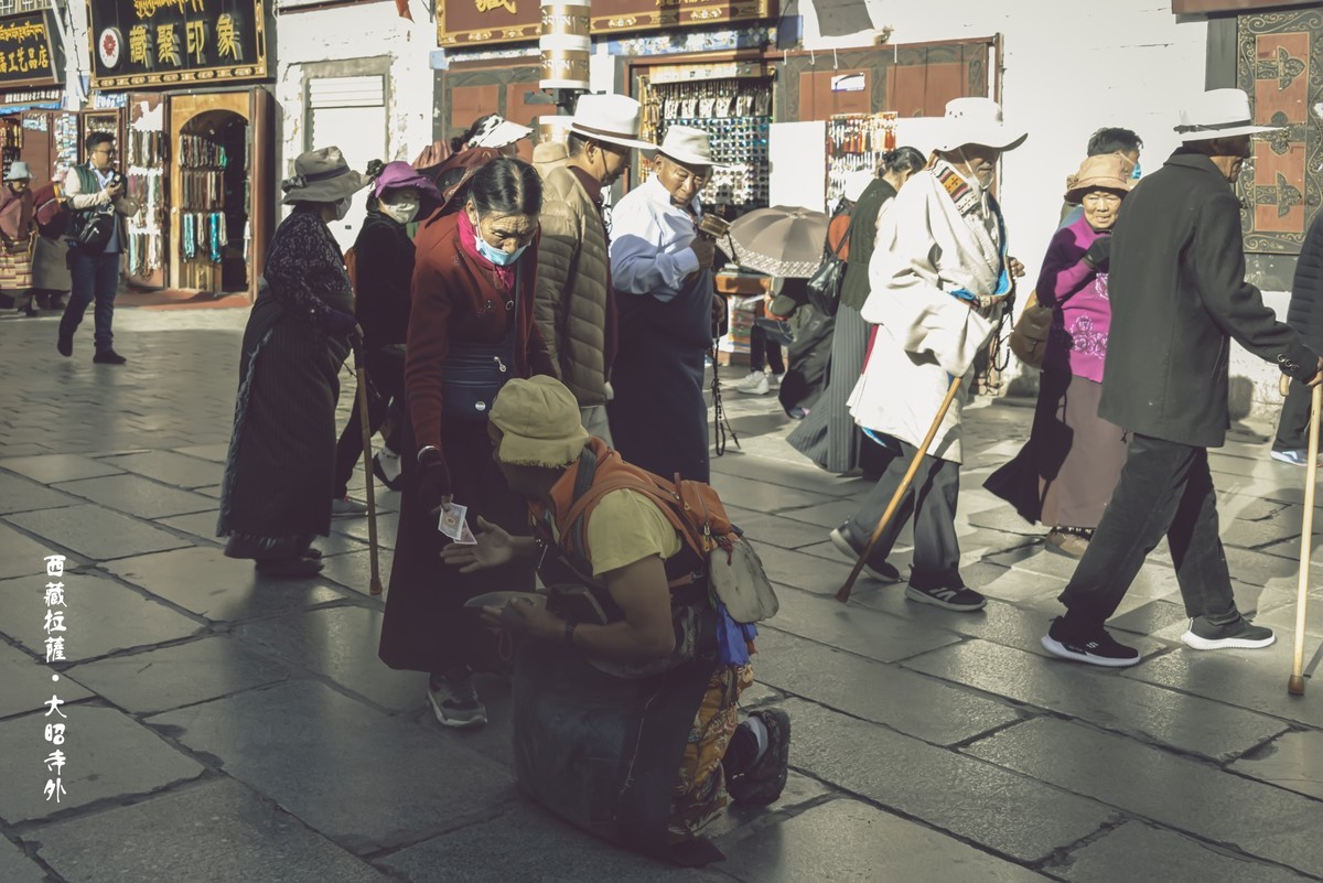 西藏拉萨 · 大昭寺外（2）