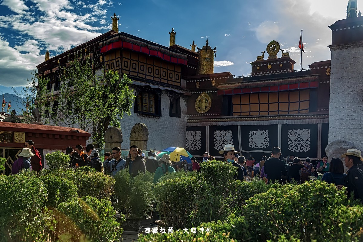 西藏拉萨 · 大昭寺外（2）